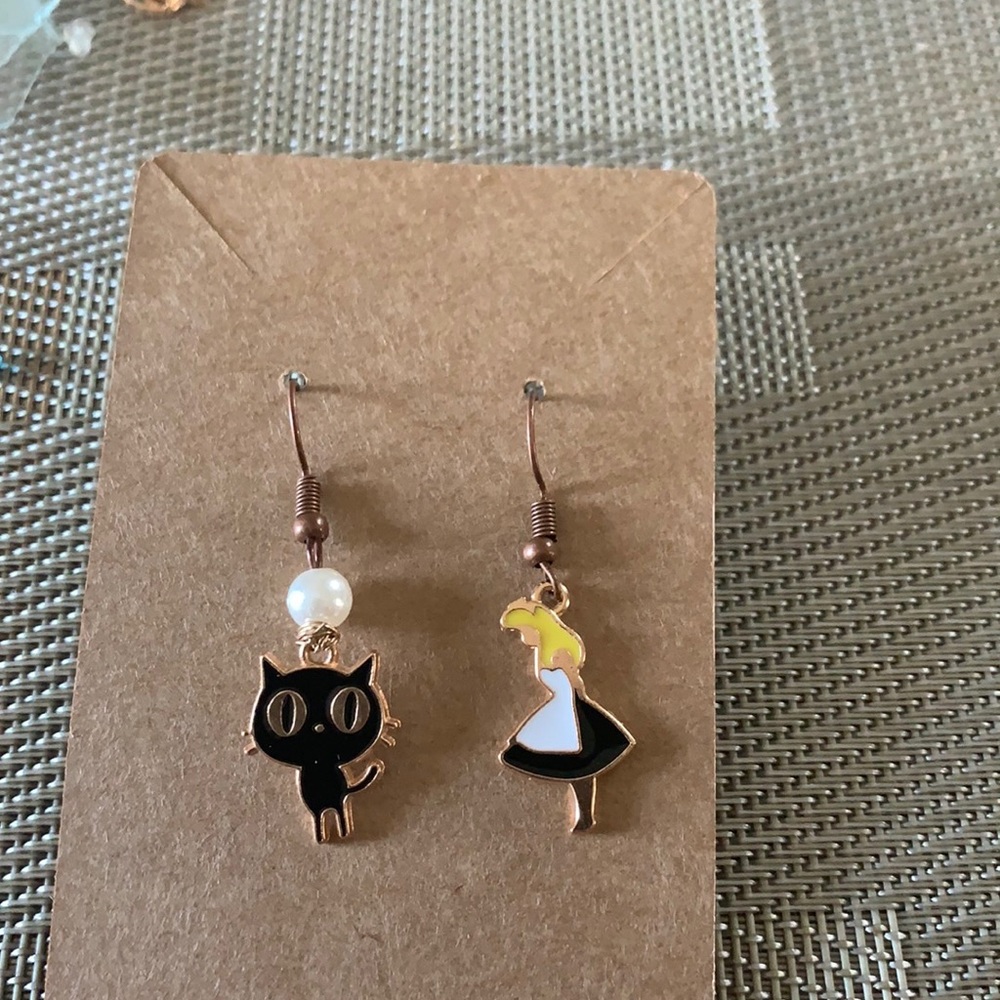 Handmade Alice and cheshire cat earrings!